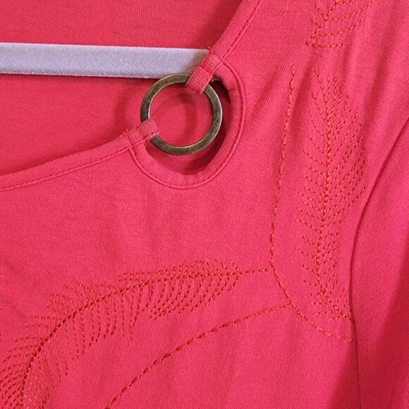 TanJay Red Short Sleeved Scoop Neckline Casual Top in Size Medium - Picture 4 of 7